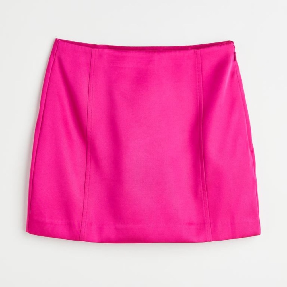 Mini pink skirt